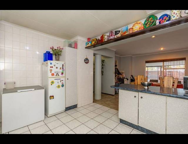 3 BEDROOM HOUSE FOR SALE IN ESTHER PARK